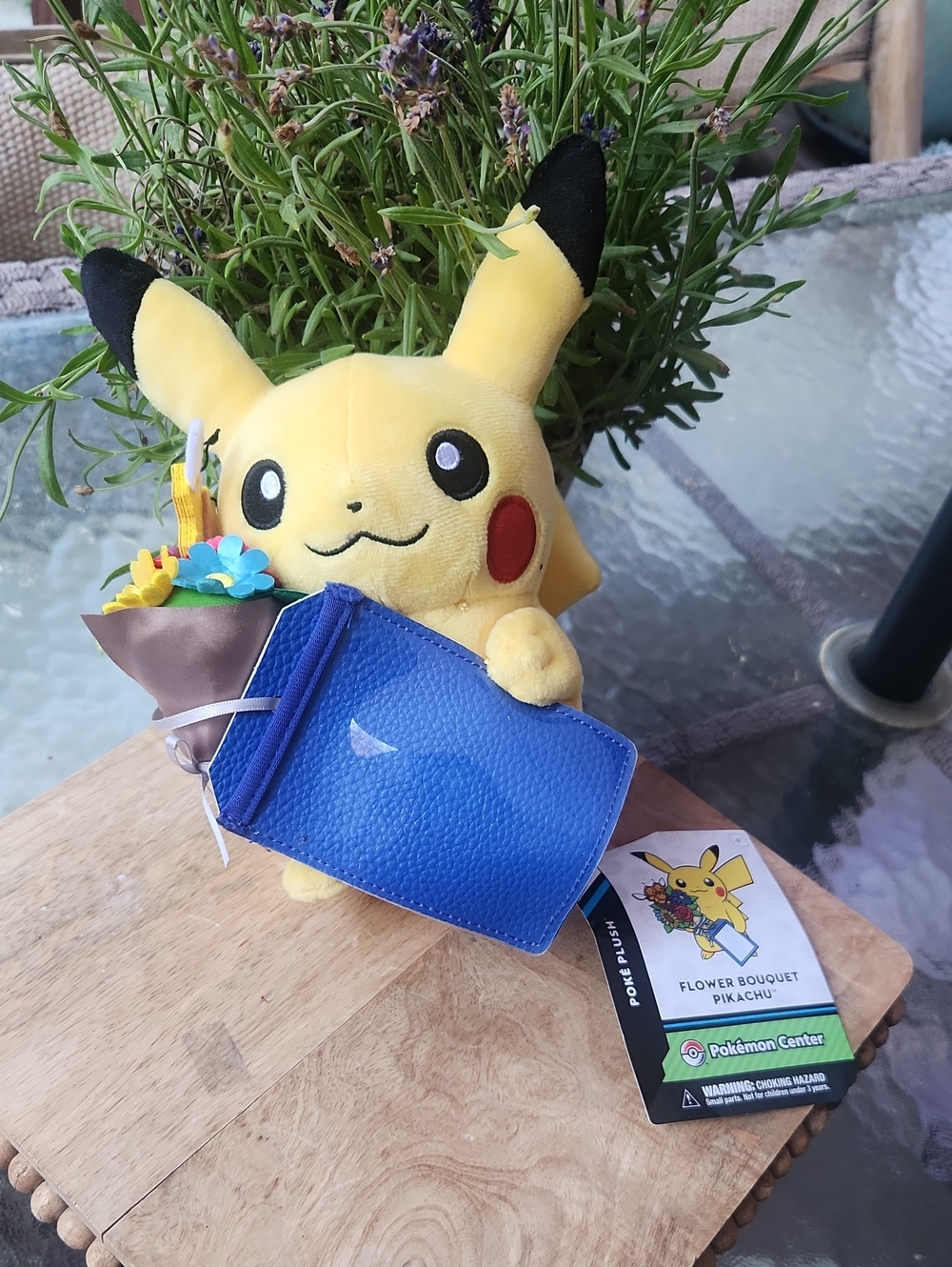 Pokemon Center Flower Bouquet Pikachu 7.75" Poke Plush Toy Gift Pouch
